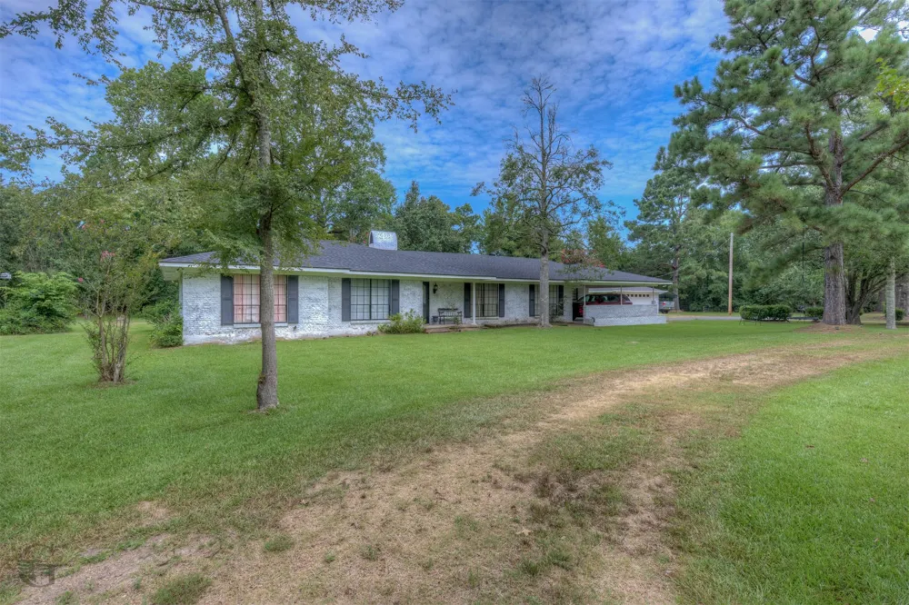 7168 Highway 371 Coushatta, LA 71019