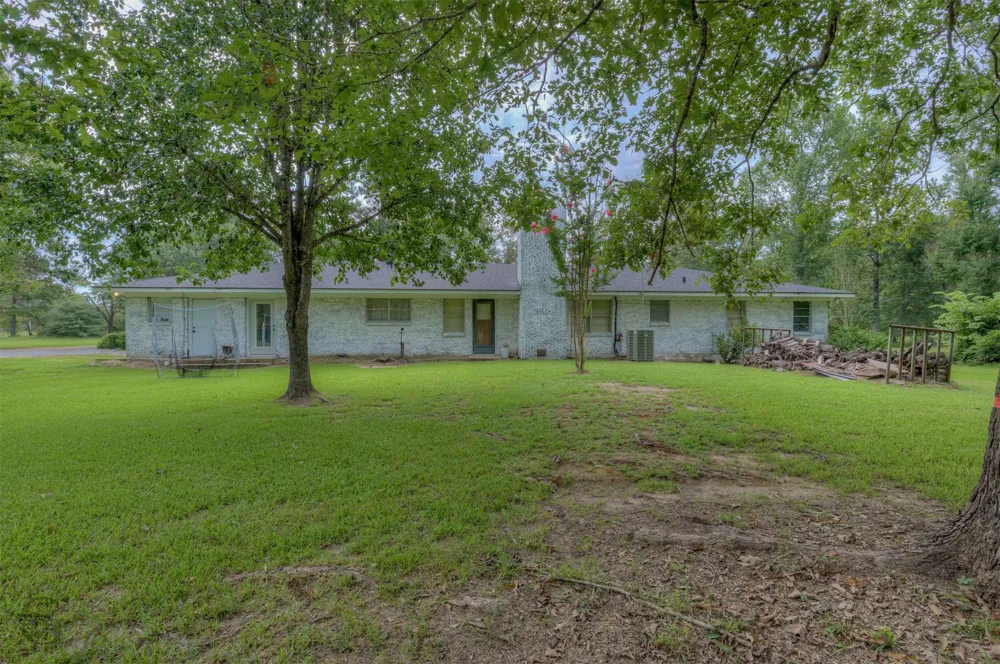 7168 Highway 371 Coushatta, LA 71019