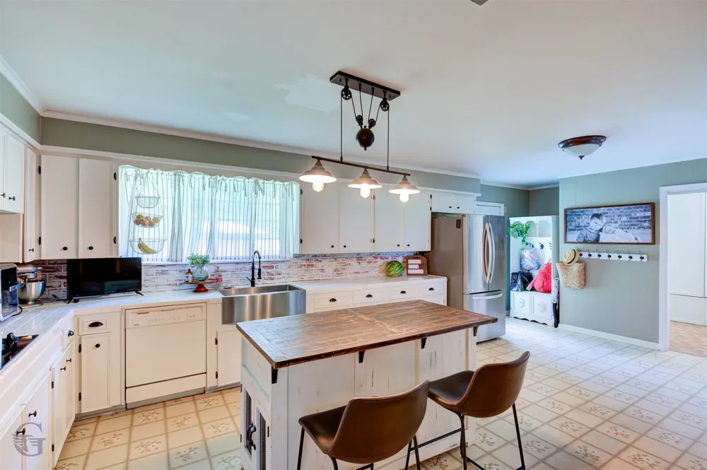 7168 Highway 371 Coushatta, LA 71019