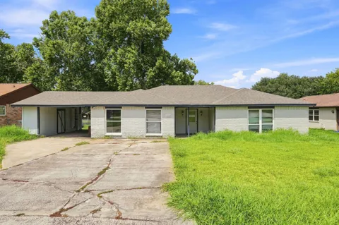 13286 Lake Breeze Lane
