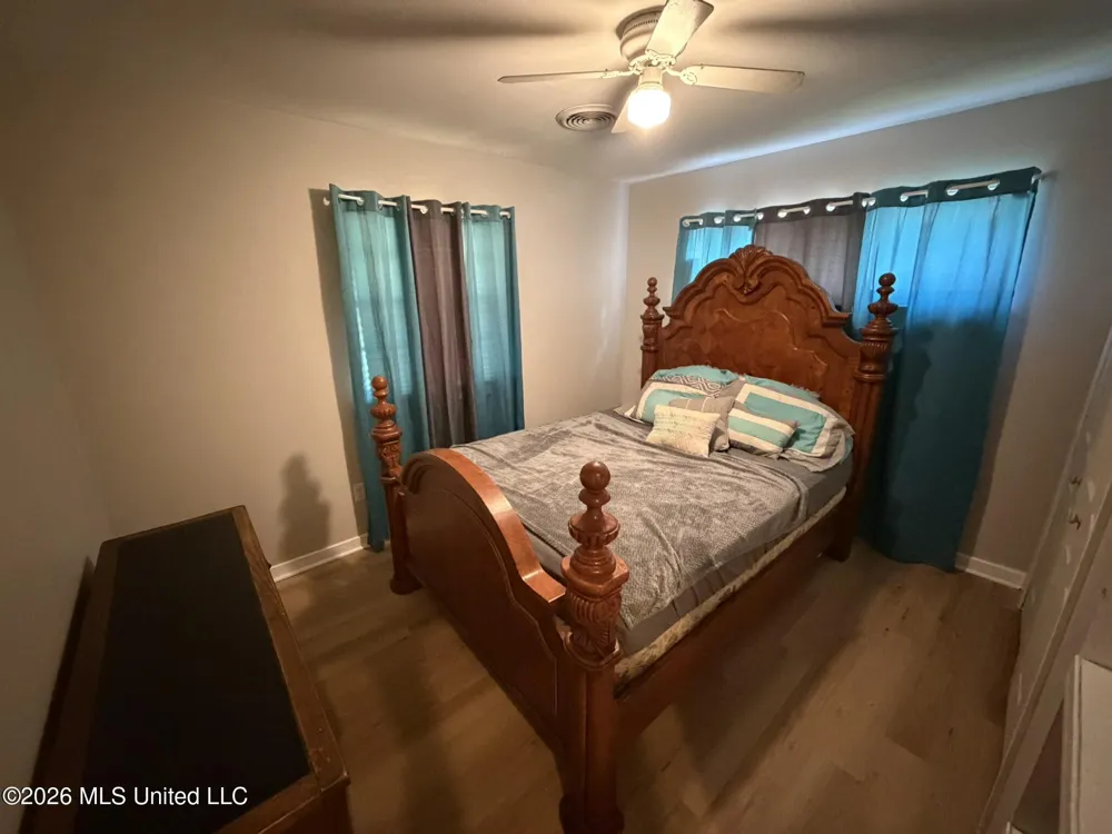 305 John Glenn Avenue Natchez, MS 39120