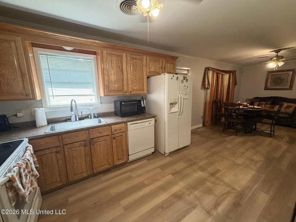 305 John Glenn Avenue Natchez, MS 39120