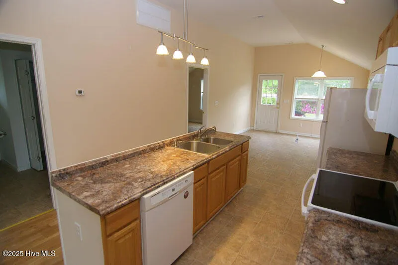 462 Snow Hill Street Ayden, NC 28513