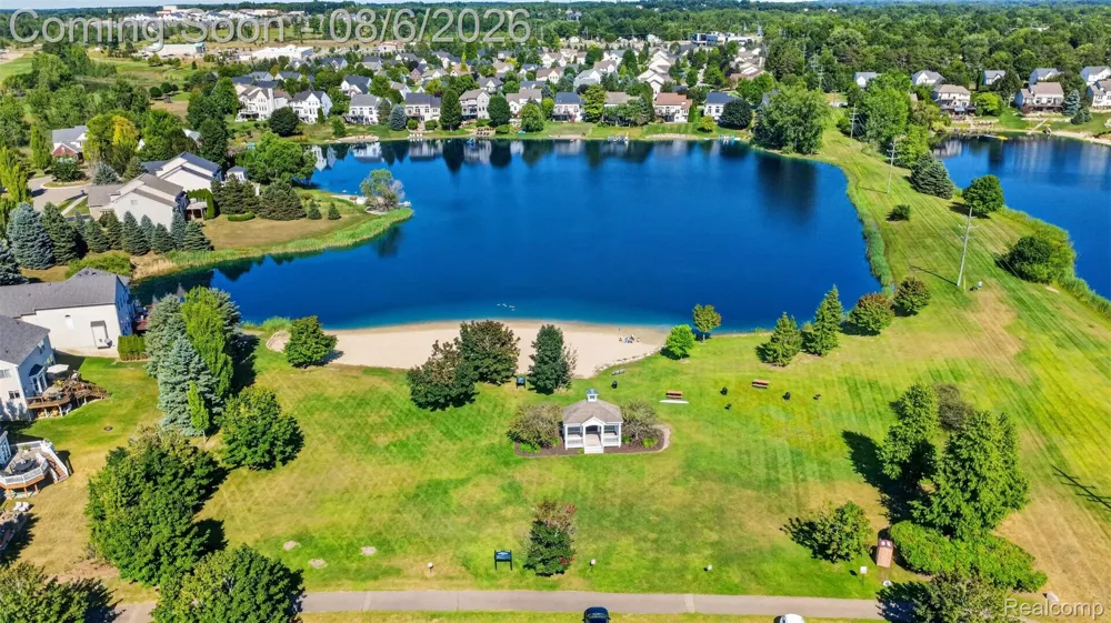 125 Ridge Field Court Oxford Charter Township, MI 48371