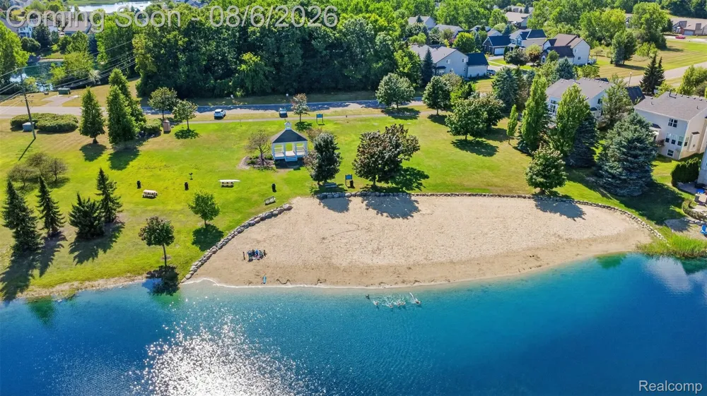 125 Ridge Field Court Oxford Charter Township, MI 48371