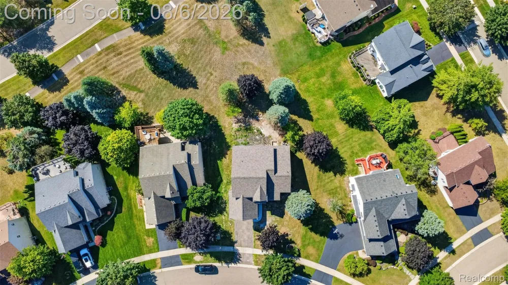 125 Ridge Field Court Oxford Charter Township, MI 48371