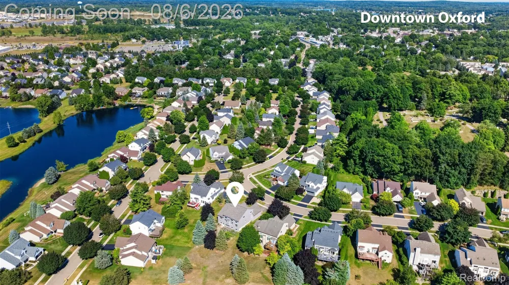 125 Ridge Field Court Oxford Charter Township, MI 48371