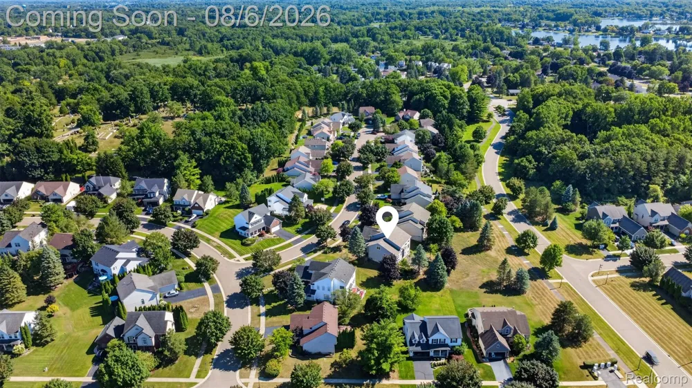 125 Ridge Field Court Oxford Charter Township, MI 48371