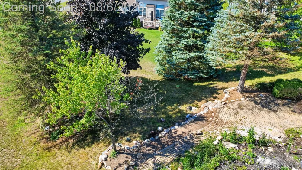 125 Ridge Field Court Oxford Charter Township, MI 48371