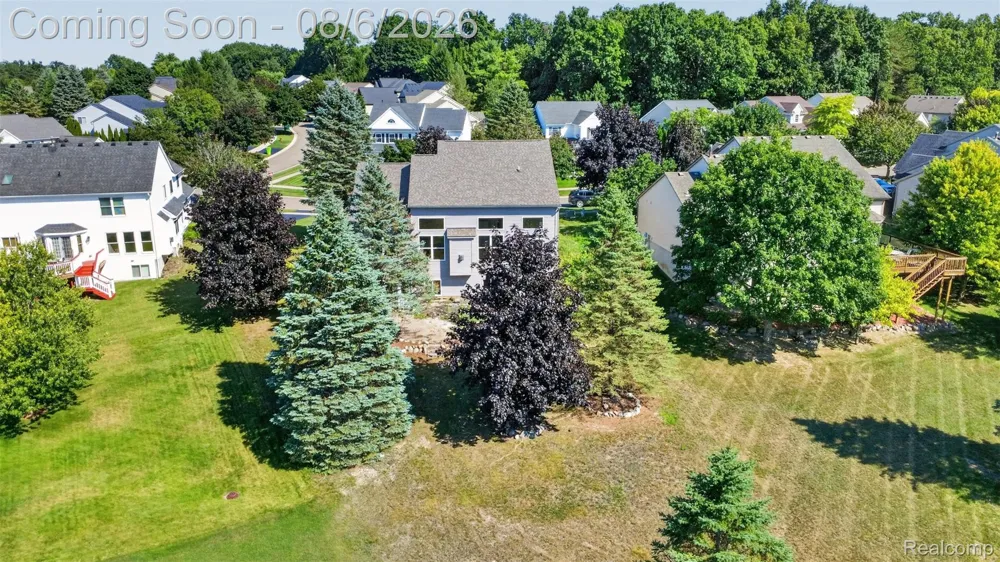 125 Ridge Field Court Oxford Charter Township, MI 48371