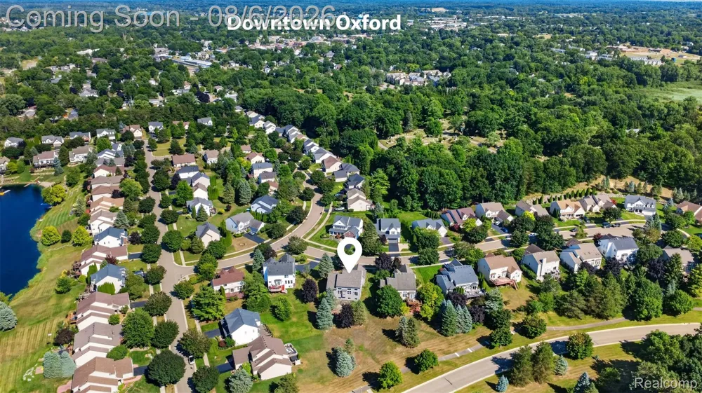 125 Ridge Field Court Oxford Charter Township, MI 48371