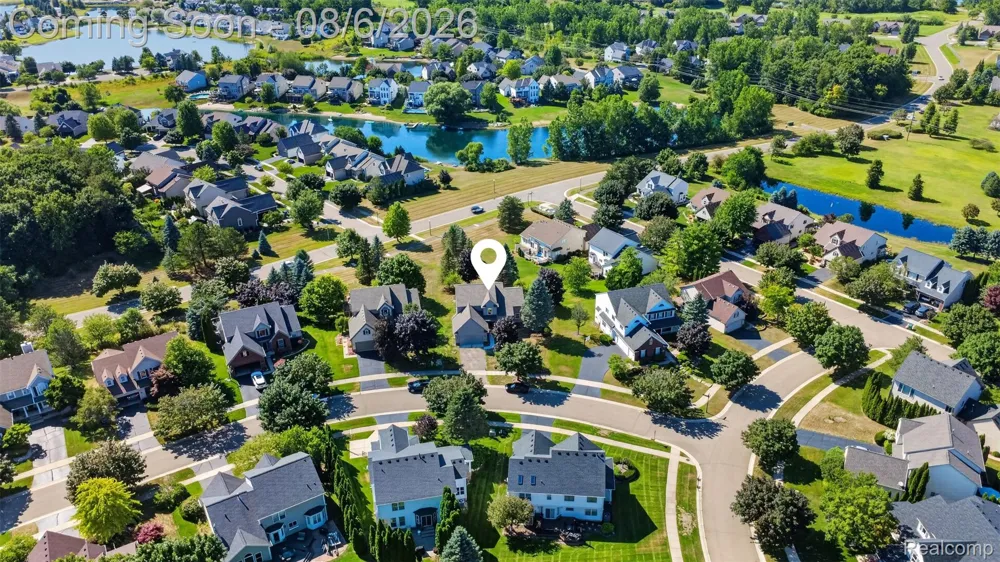 125 Ridge Field Court Oxford Charter Township, MI 48371