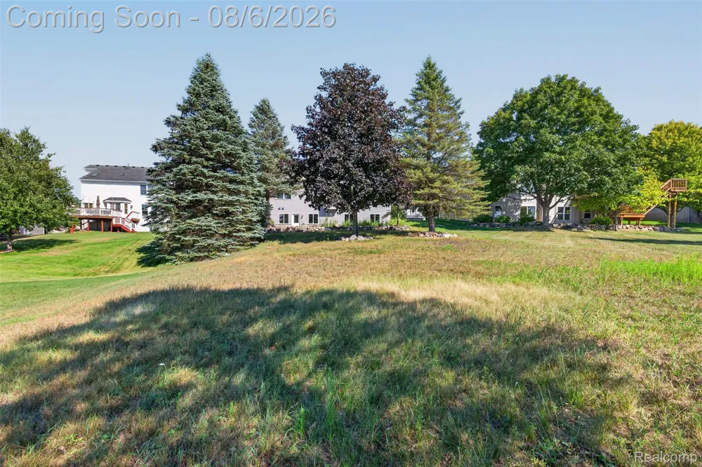 125 Ridge Field Court Oxford Charter Township, MI 48371