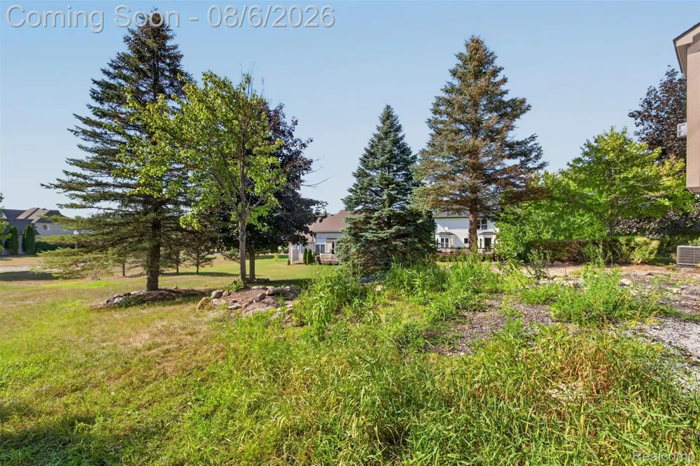 125 Ridge Field Court Oxford Charter Township, MI 48371