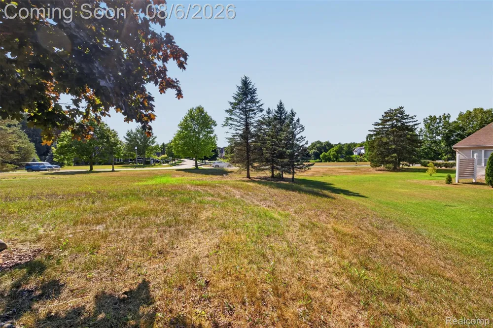 125 Ridge Field Court Oxford Charter Township, MI 48371