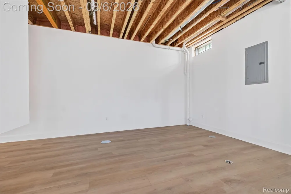 125 Ridge Field Court Oxford Charter Township, MI 48371