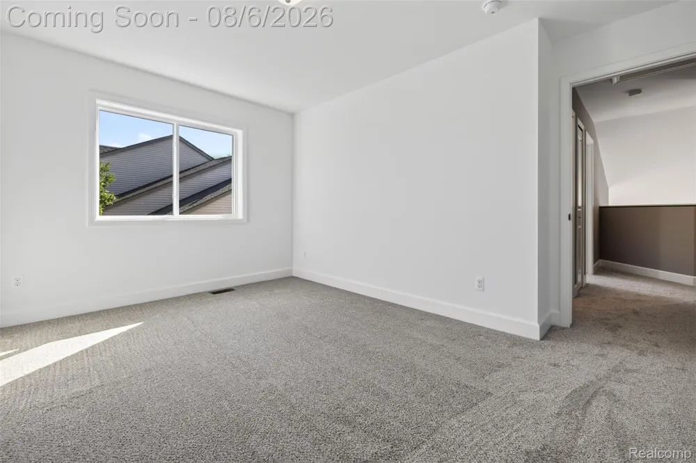 125 Ridge Field Court Oxford Charter Township, MI 48371
