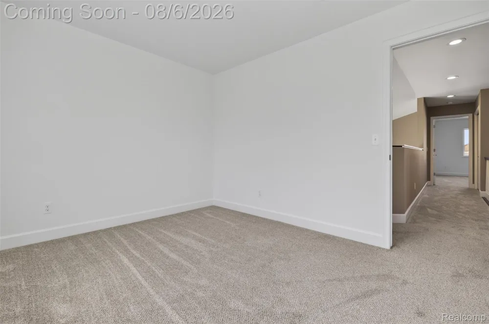 125 Ridge Field Court Oxford Charter Township, MI 48371
