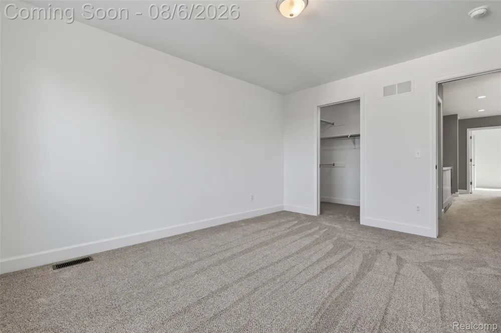 125 Ridge Field Court Oxford Charter Township, MI 48371
