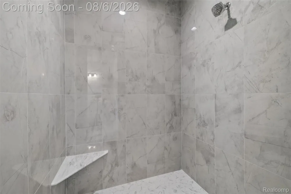 125 Ridge Field Court Oxford Charter Township, MI 48371