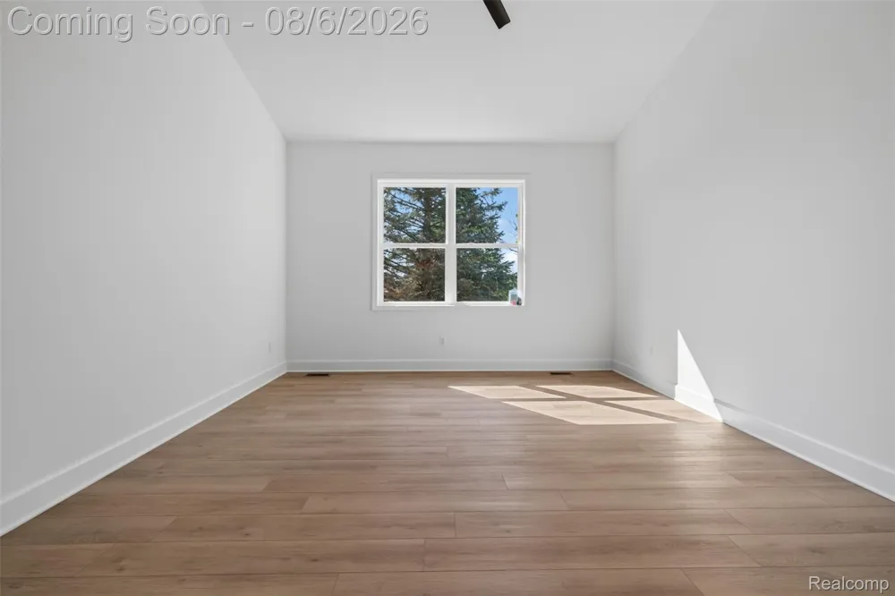 125 Ridge Field Court Oxford Charter Township, MI 48371