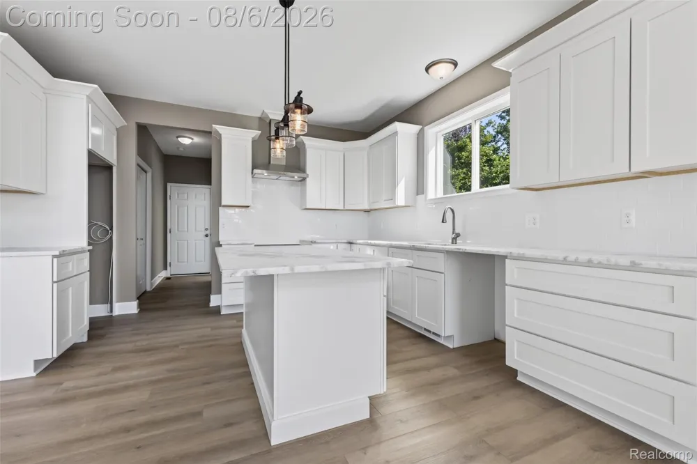 125 Ridge Field Court Oxford Charter Township, MI 48371