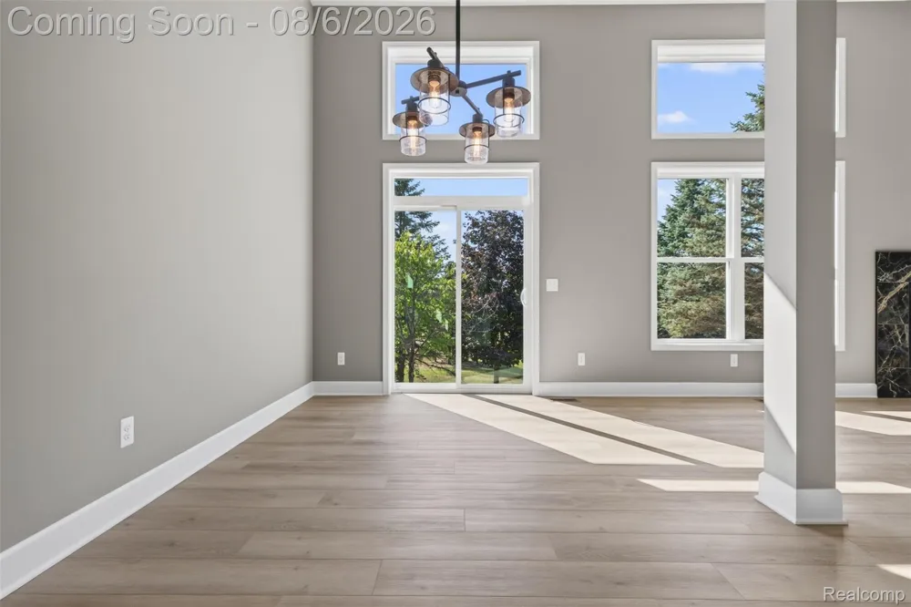 125 Ridge Field Court Oxford Charter Township, MI 48371