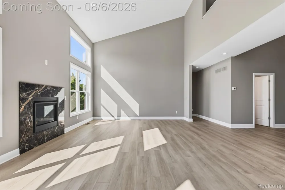 125 Ridge Field Court Oxford Charter Township, MI 48371