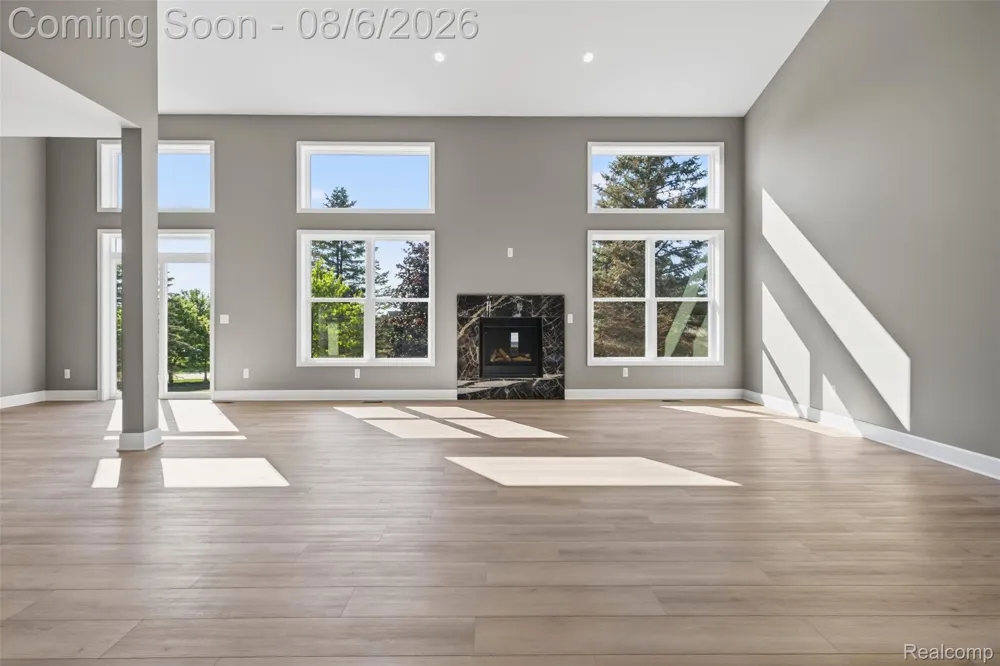 125 Ridge Field Court Oxford Charter Township, MI 48371