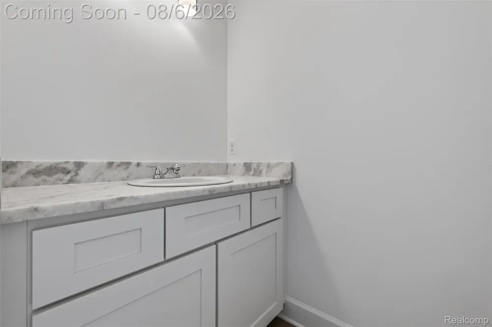 125 Ridge Field Court Oxford Charter Township, MI 48371