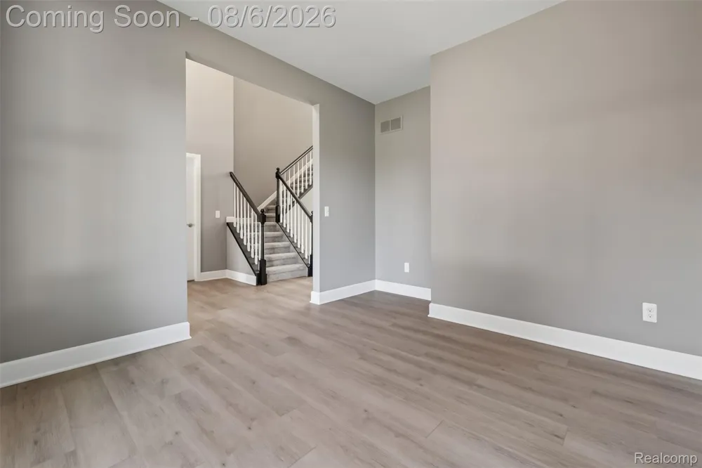 125 Ridge Field Court Oxford Charter Township, MI 48371