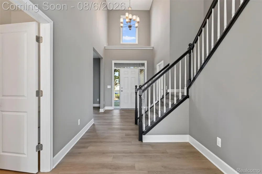 125 Ridge Field Court Oxford Charter Township, MI 48371