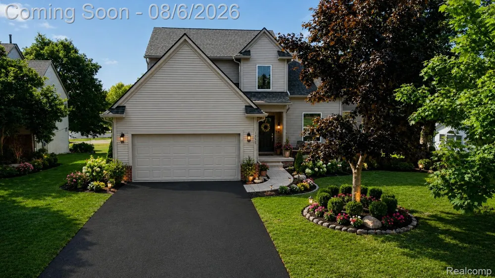 125 Ridge Field Court Oxford Charter Township, MI 48371