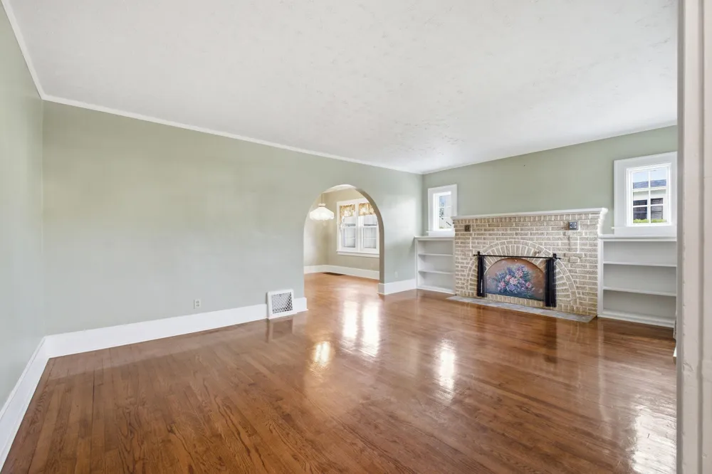 909 Moulton Avenue North Muskegon City, MI 49445