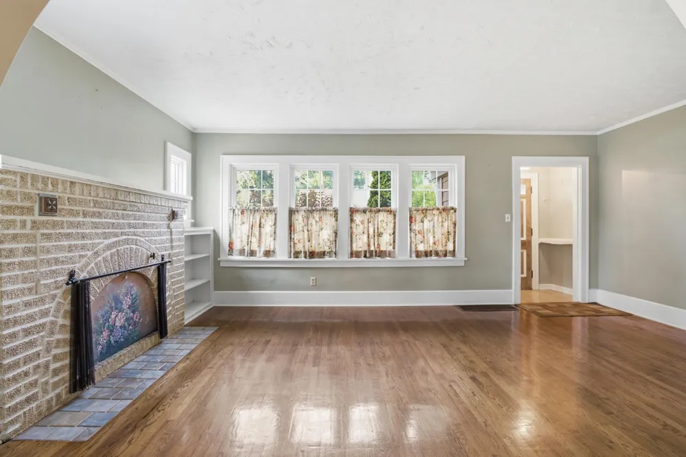 909 Moulton Avenue North Muskegon City, MI 49445