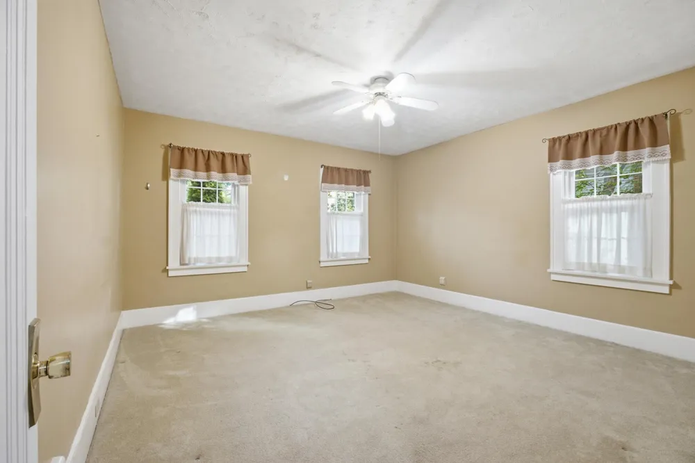 909 Moulton Avenue North Muskegon City, MI 49445