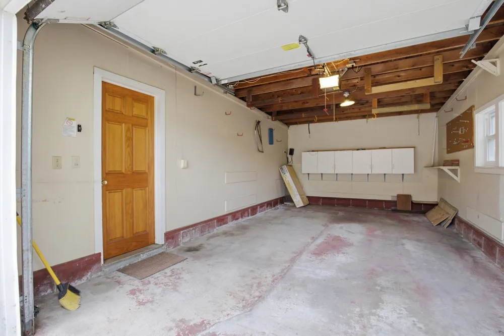 909 Moulton Avenue North Muskegon City, MI 49445