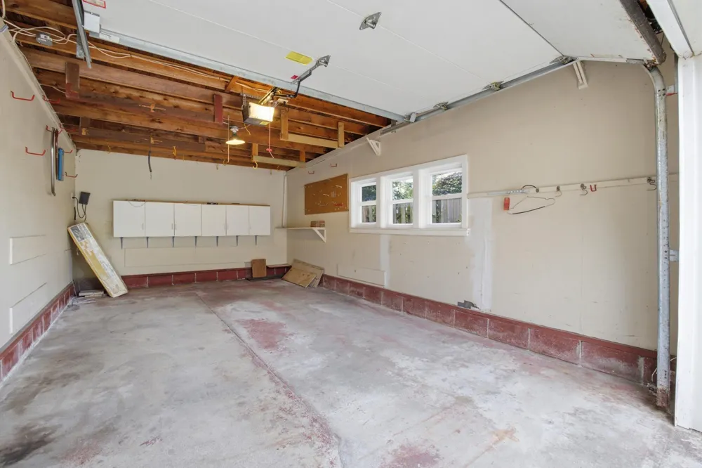 909 Moulton Avenue North Muskegon City, MI 49445