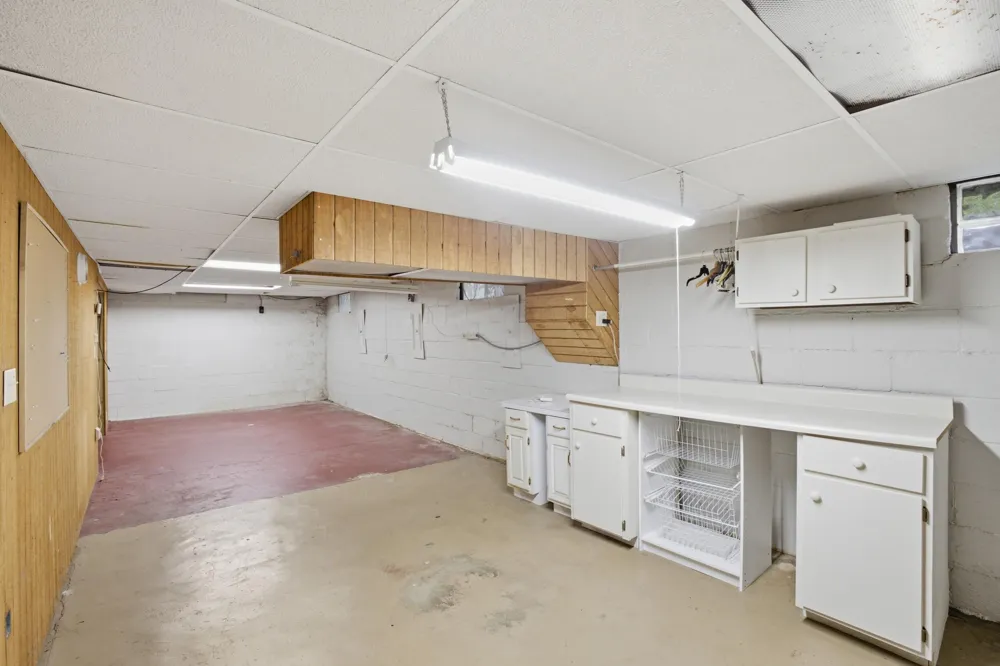 909 Moulton Avenue North Muskegon City, MI 49445