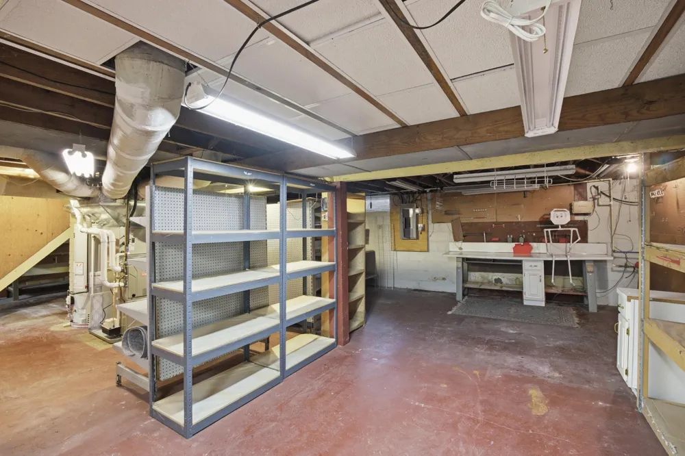 909 Moulton Avenue North Muskegon City, MI 49445