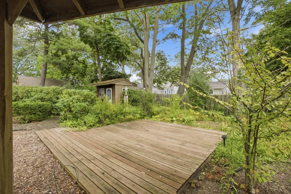 909 Moulton Avenue North Muskegon City, MI 49445