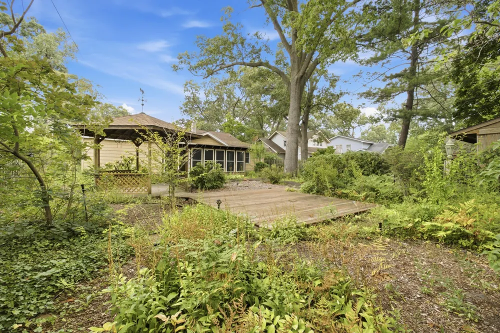 909 Moulton Avenue North Muskegon City, MI 49445