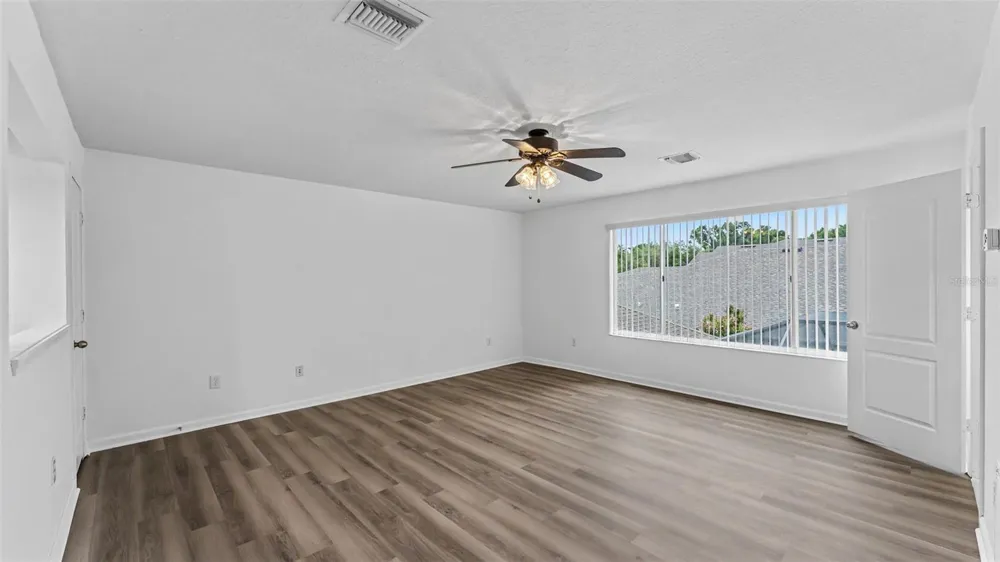 2041 HEARTLAND CIRCLE Valrico, FL 33594