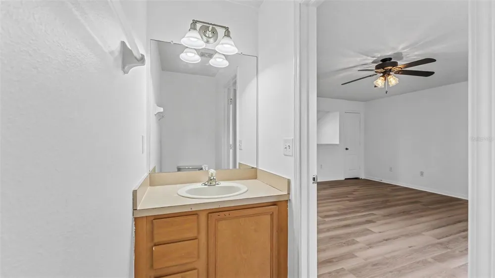 2041 HEARTLAND CIRCLE Valrico, FL 33594