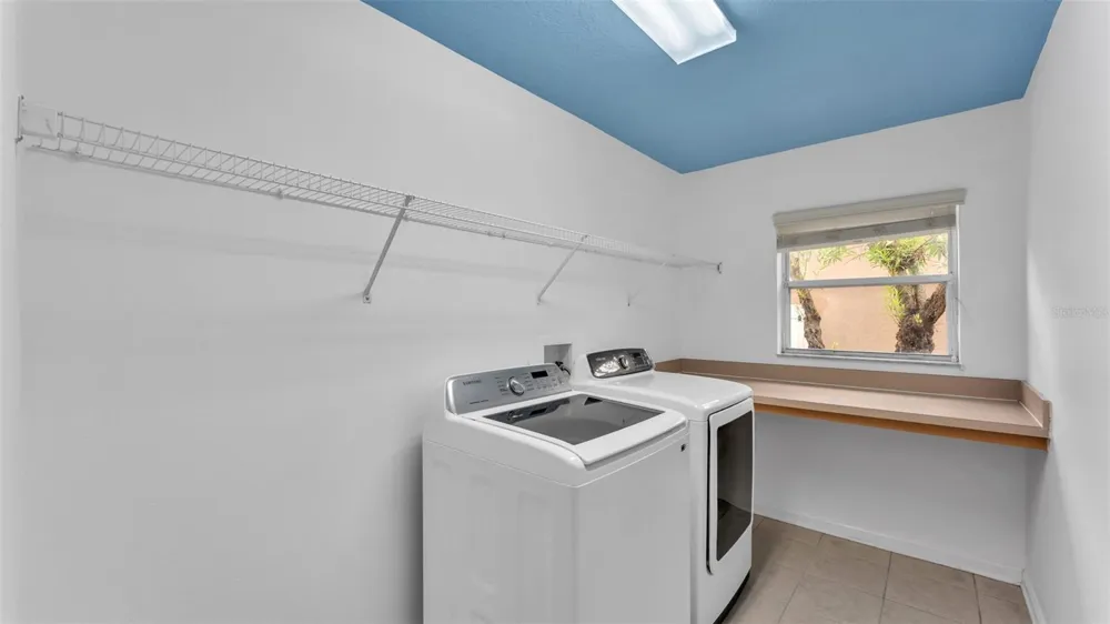 2041 HEARTLAND CIRCLE Valrico, FL 33594