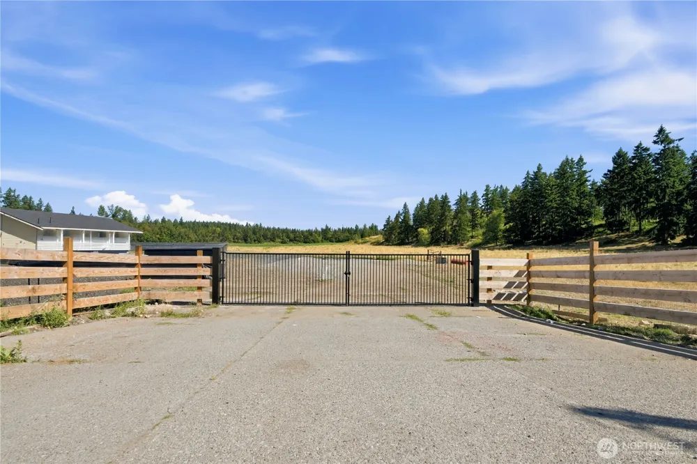 23028 SE 400th St Enumclaw, WA 98022