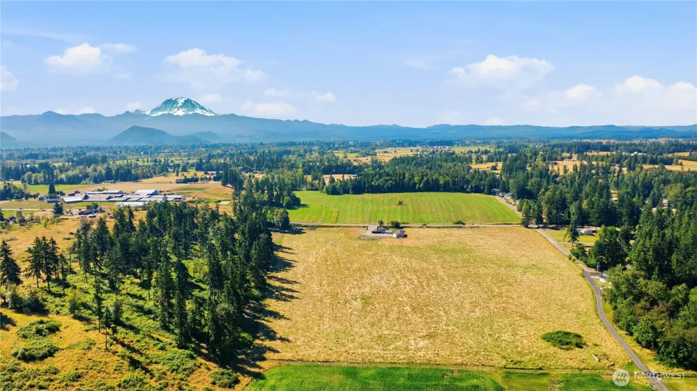 23028 SE 400th St Enumclaw, WA 98022