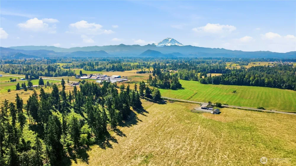 23028 SE 400th St Enumclaw, WA 98022