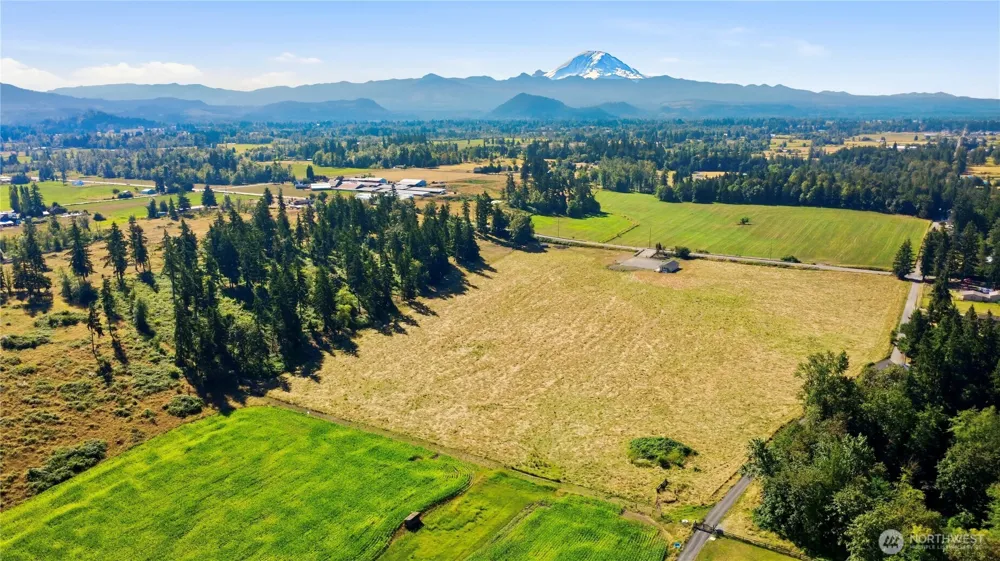23028 SE 400th St Enumclaw, WA 98022