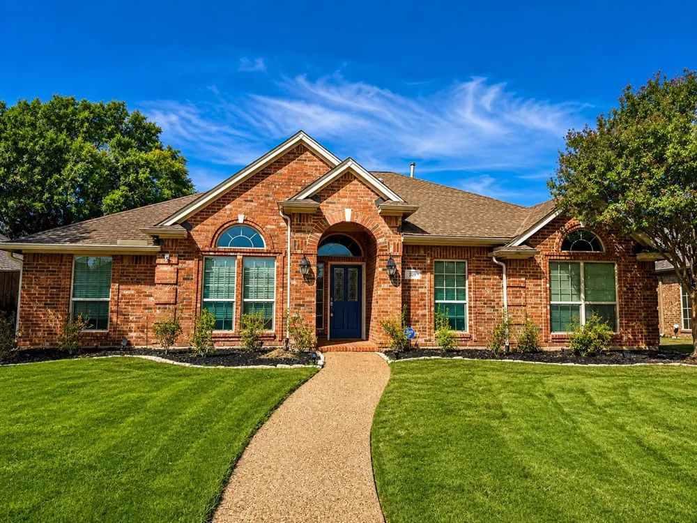 209 Longmeadow Drive Coppell, TX 75019